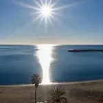 Palmeras, 893 *